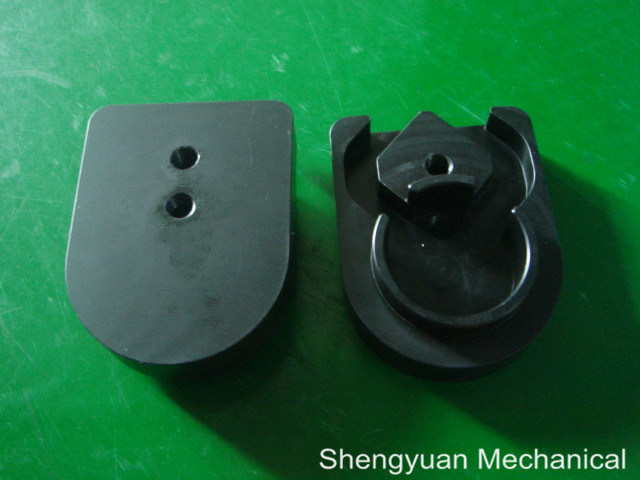 De zwarte anodiseert CNC Precisie door Machinaal bewerkend AL6061-Kabelpas met 0.005 - 0.01mm